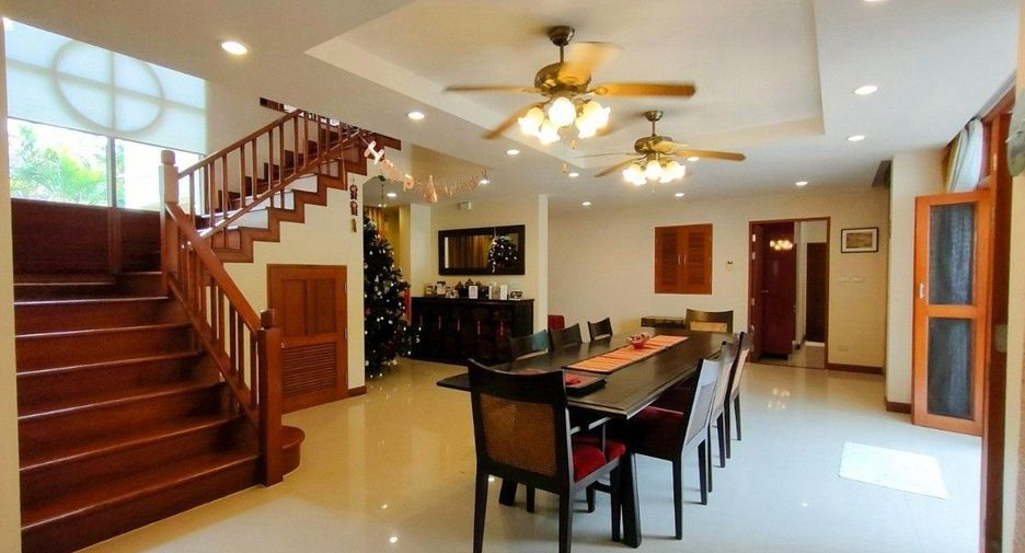 For rent 4 bedrooms villa in Mueang Phuket, Phuket