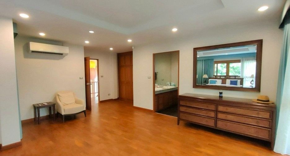 For rent 4 bedrooms villa in Mueang Phuket, Phuket