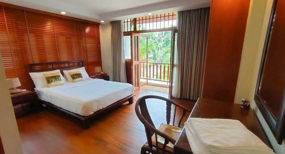 For rent 4 bedrooms villa in Mueang Phuket, Phuket