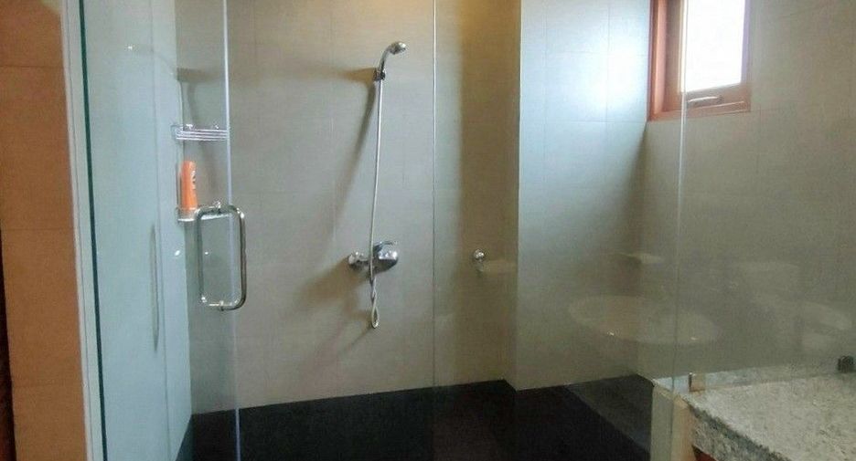 For rent 4 bedrooms villa in Mueang Phuket, Phuket