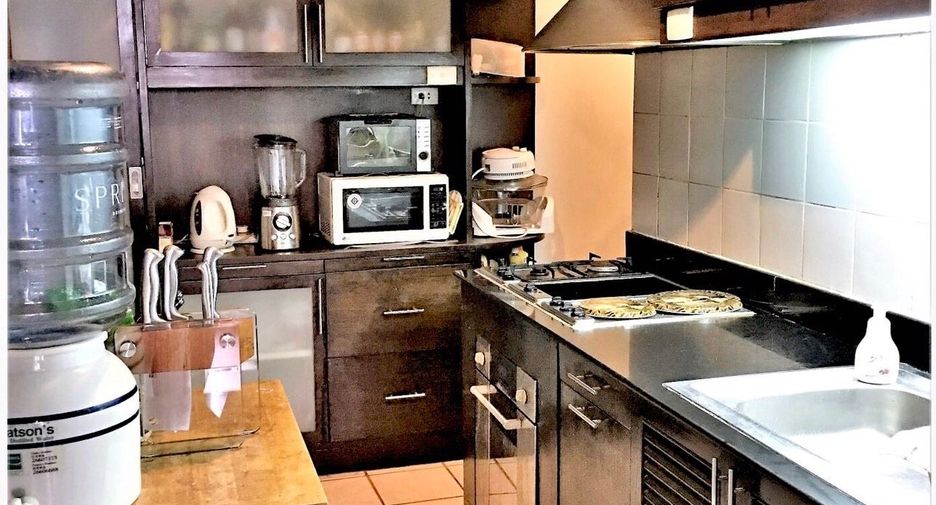 For rent そして for sale 3 ベッドルーム condo in Watthana, Bangkok
