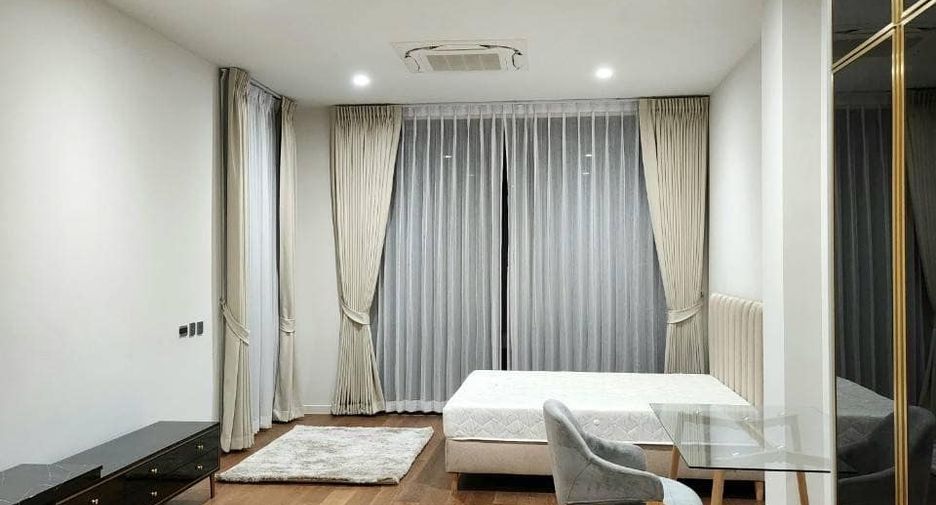 For rent and for sale 5 bedrooms house in Wang Thonglang, Bangkok