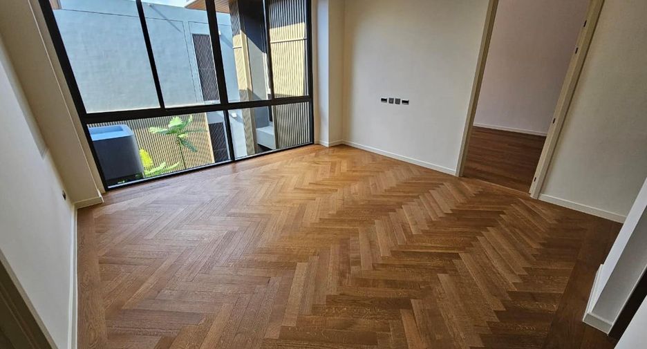 For rent and for sale 5 bedrooms house in Wang Thonglang, Bangkok