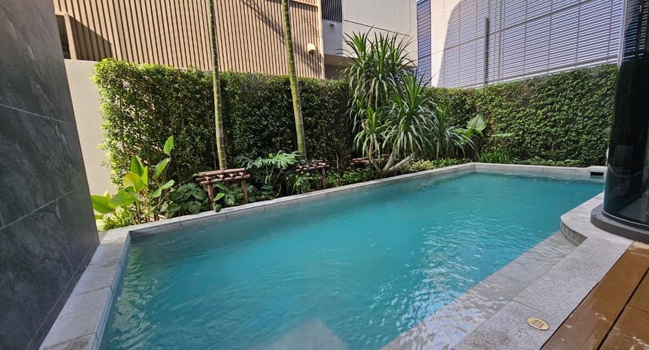 For rent and for sale 5 bedrooms house in Wang Thonglang, Bangkok