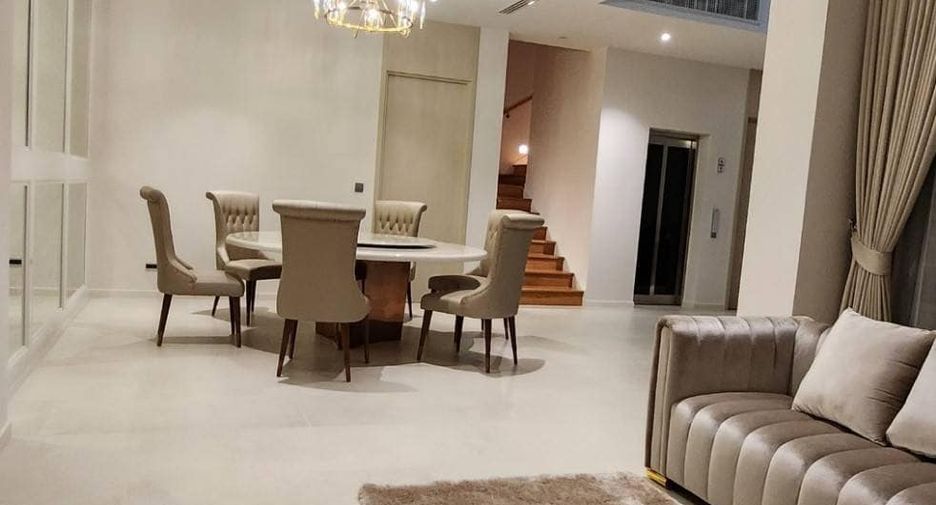 For rent and for sale 5 bedrooms house in Wang Thonglang, Bangkok