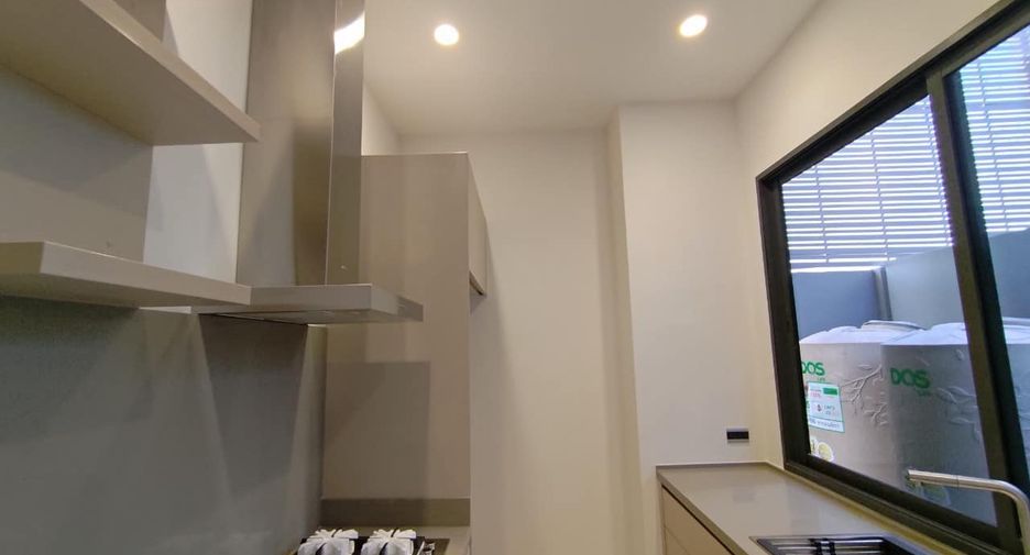 For rent and for sale 5 bedrooms house in Wang Thonglang, Bangkok