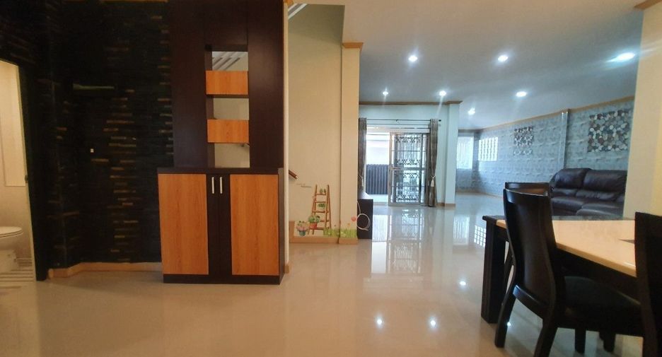 For sale 3 bedrooms house in Bang Lamung, Chonburi