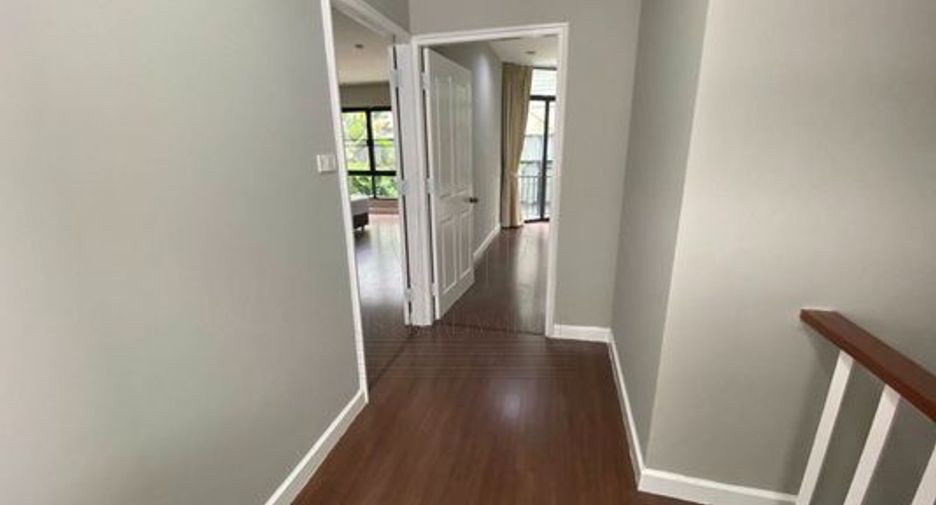 出租 4 卧室 独立屋 在 Khlong Toei, 曼谷