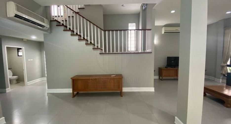 出租 4 卧室 独立屋 在 Khlong Toei, 曼谷
