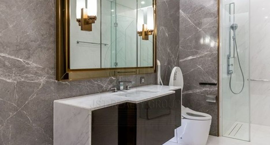 For sale 1 bed condo in Pathum Wan, Bangkok