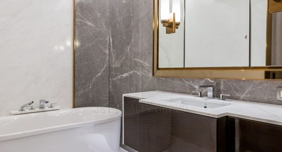 For sale 1 bed condo in Pathum Wan, Bangkok