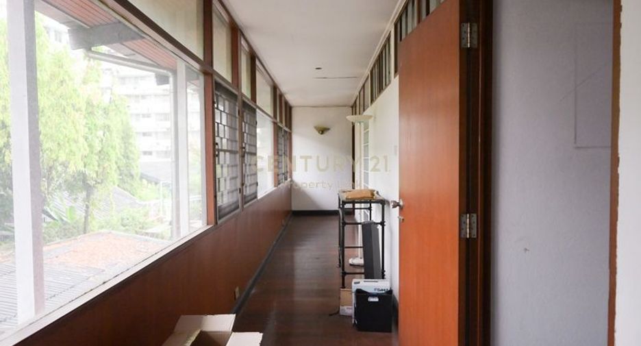 For rent and for sale 2 bedrooms house in Khlong Toei, Bangkok