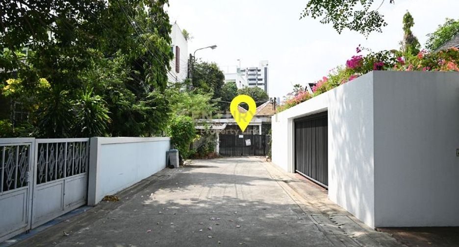 For rent and for sale 2 bedrooms house in Khlong Toei, Bangkok