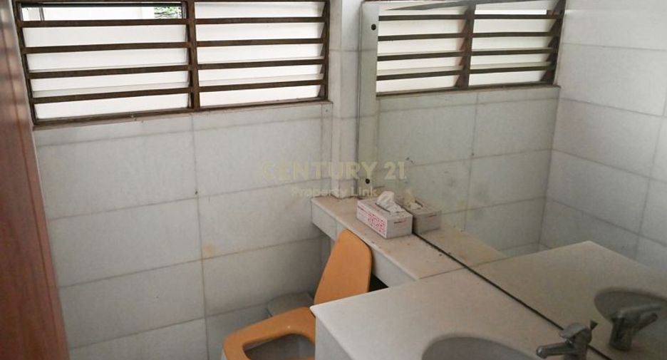 For rent and for sale 2 bedrooms house in Khlong Toei, Bangkok