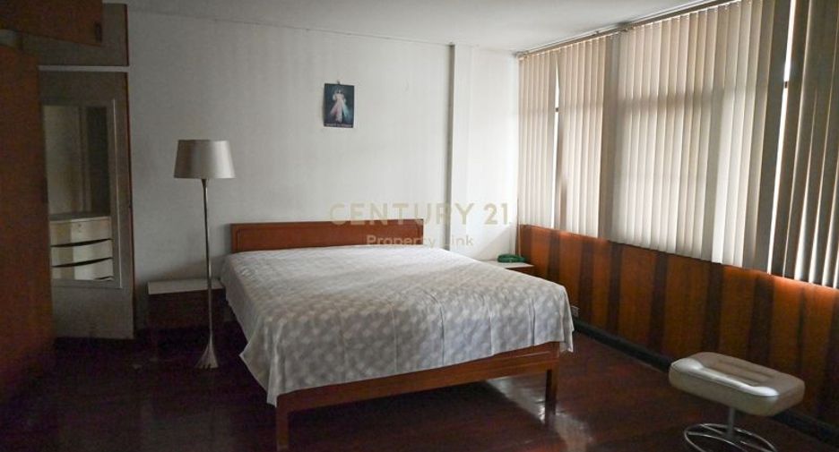 For rent and for sale 2 bedrooms house in Khlong Toei, Bangkok
