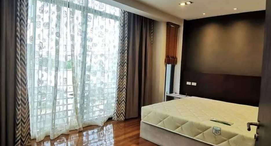 For rent 4 bed townhouse in Mueang Samut Prakan, Samut Prakan