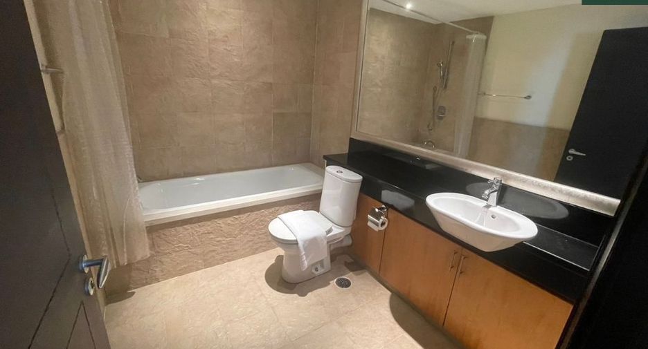 For rent 3 bedrooms condo in Sathon, Bangkok