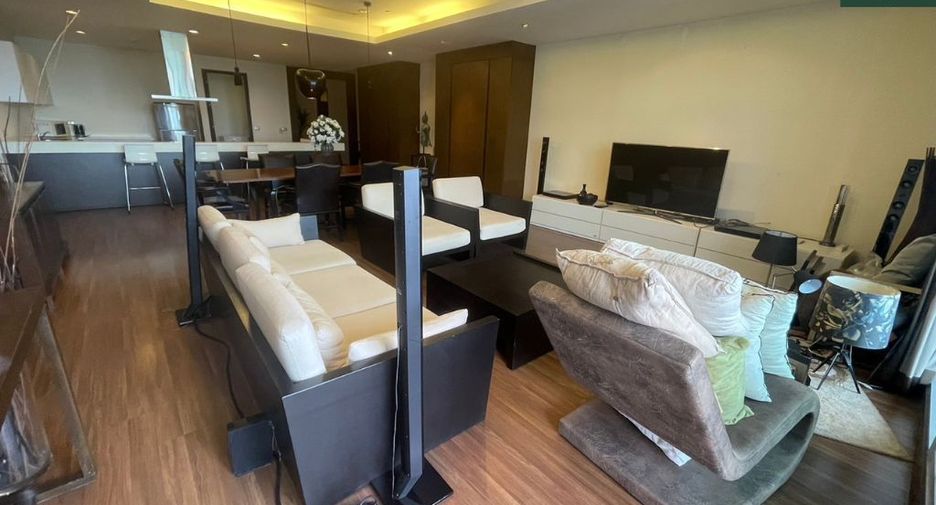 For rent 3 bedrooms condo in Sathon, Bangkok