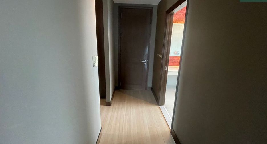 For rent 3 bedrooms condo in Sathon, Bangkok