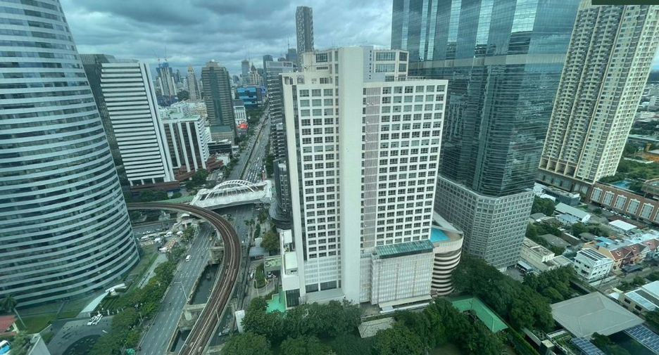For rent 3 bedrooms condo in Sathon, Bangkok