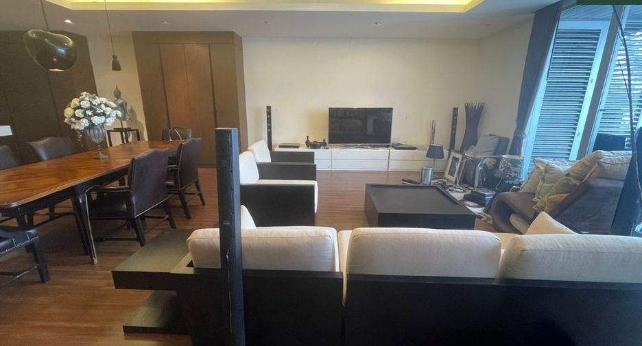 For rent 3 bedrooms condo in Sathon, Bangkok