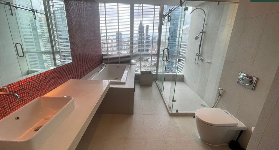 For rent 3 bedrooms condo in Sathon, Bangkok