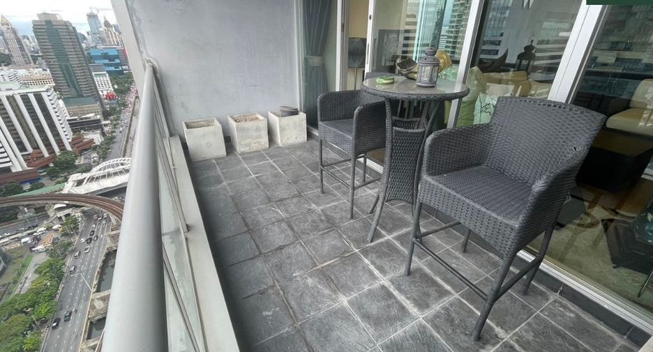 For rent 3 bedrooms condo in Sathon, Bangkok