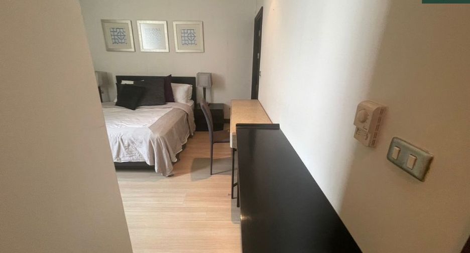 For rent 3 bedrooms condo in Sathon, Bangkok