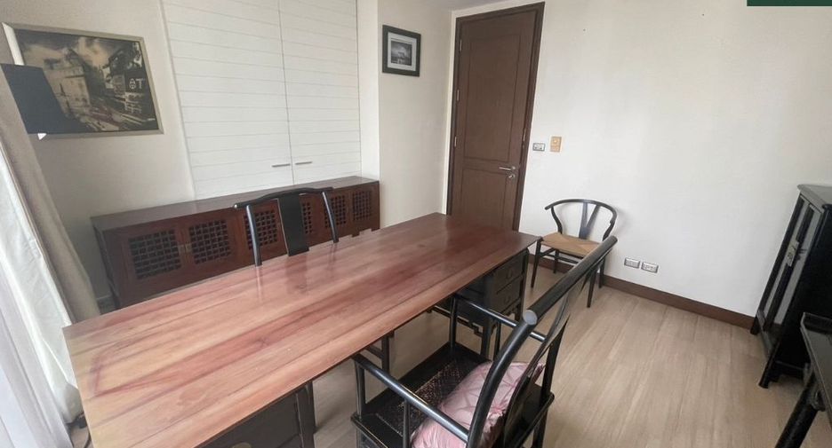 For rent 3 bedrooms condo in Sathon, Bangkok