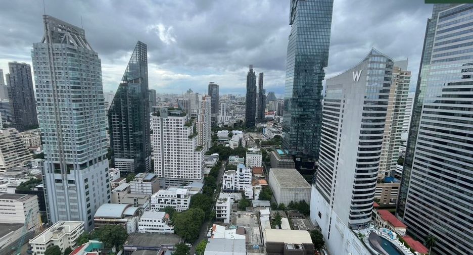 For rent 3 bedrooms condo in Sathon, Bangkok