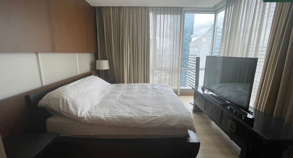 For rent 3 bedrooms condo in Sathon, Bangkok