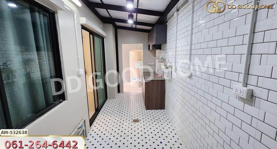 Reihenhaus zum Kauf mit 3 Zimmer in Phra Samut Chedi, Samut Prakan