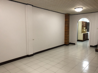 Reihenhaus zur Miete mit 2 Zimmer in Wang Thonglang, Bangkok
