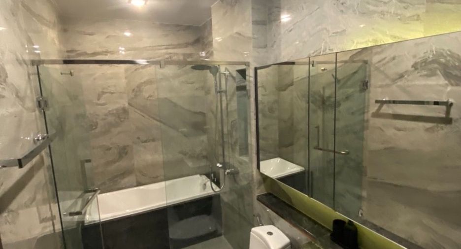 For sale 2 bedrooms condo in Khlong Toei, Bangkok