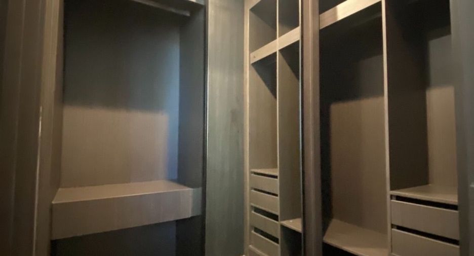 For sale 2 bedrooms condo in Khlong Toei, Bangkok