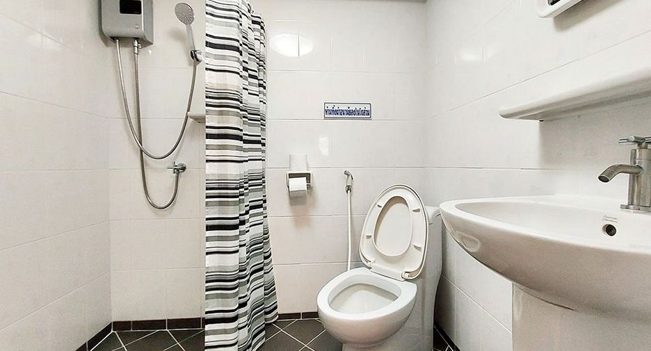 Hotel zum Kauf mit 5 Zimmer in Klaeng, Rayong