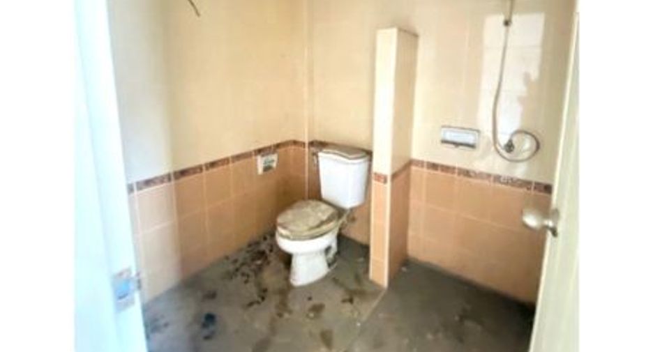 Gewerbefläche zum Kauf mit 8 Zimmer in Phan Thong, Chonburi