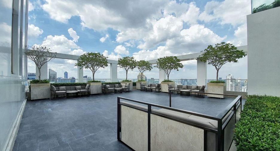 For sale 2 Beds condo in Khlong Toei, Bangkok