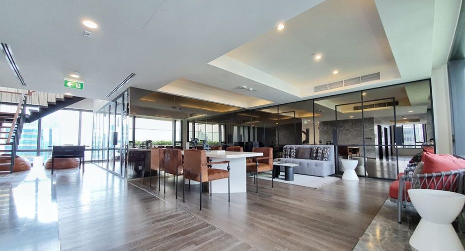 For sale 2 Beds condo in Khlong Toei, Bangkok