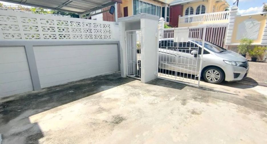 À louer et à vendre 4 chambres appartement à Thung Khru, Bangkok