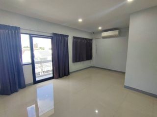 À louer et à vendre 4 chambres appartement à Thung Khru, Bangkok
