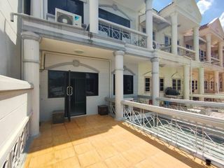 À louer et à vendre 4 chambres appartement à Thung Khru, Bangkok
