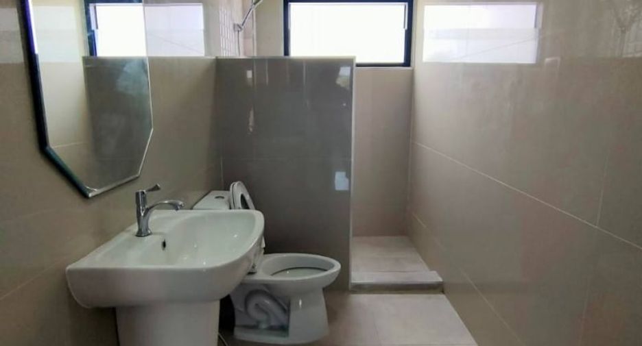 À louer et à vendre 4 chambres appartement à Thung Khru, Bangkok