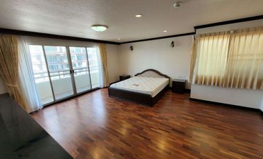 For rent そして for sale 3 ベッドルーム condo in Khlong Toei, Bangkok