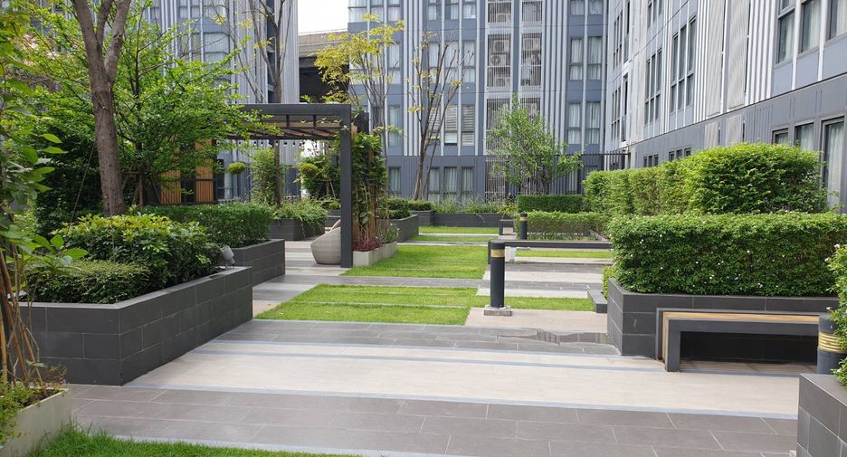 For sale 2 bedrooms condo in Phra Khanong, Bangkok