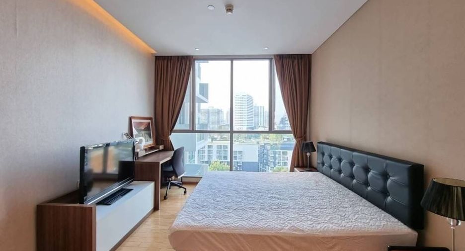 For rent 2 bedrooms condo in Khlong Toei, Bangkok