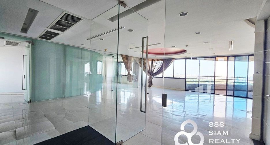 For sale 3 bedrooms condo in Yan Nawa, Bangkok