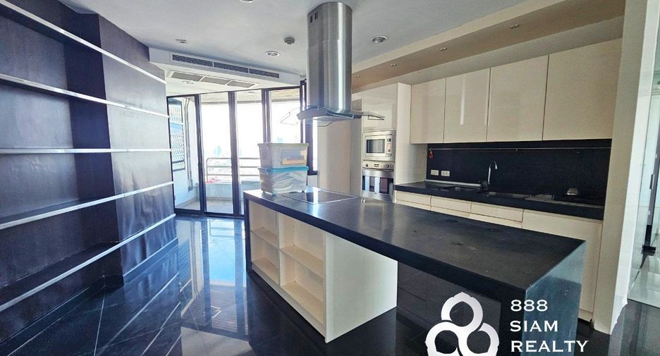 For sale 3 bedrooms condo in Yan Nawa, Bangkok