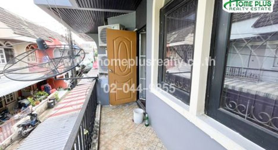 For sale 3 bedrooms townhouse in Bangkok Noi, Bangkok