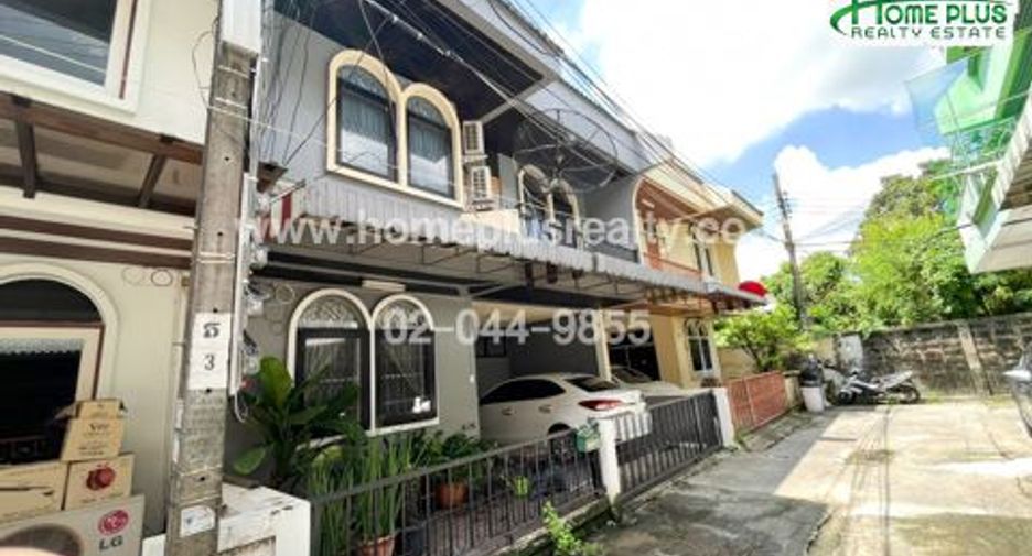 For sale 3 bed townhouse in Bangkok Noi, Bangkok